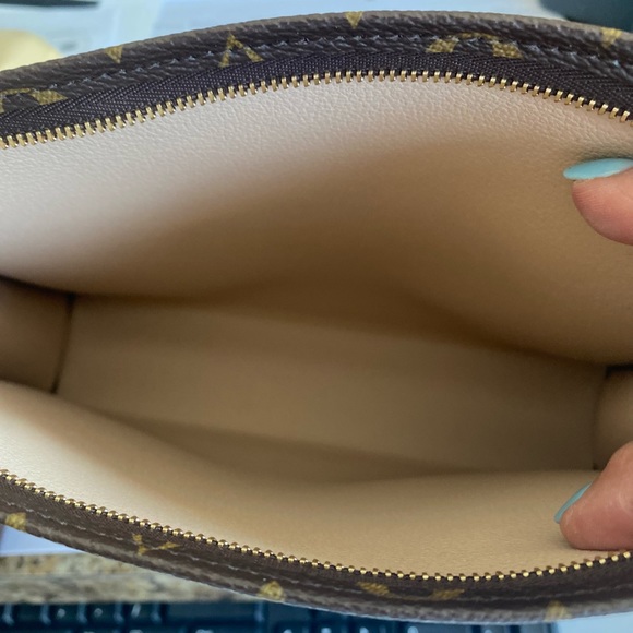 Louis Vuitton Toiletry Monogram Pouch 26 Brown Canvas M47542 - Picture 4 of 10